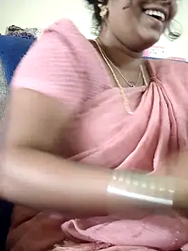 Snapshot of sweetqueen143 chatting on 10-04-25, 06:00 sweetqueen143 online show from 10-04-25, 06:00