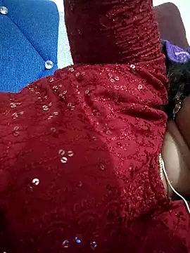 Snapshot of sweetqueen143 chatting on 10-08-25, 03:53 sweetqueen143 online show from 10-08-25, 03:53