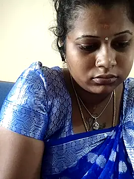 Snapshot of sweetqueen143 chatting on 10-15-25, 05:07 sweetqueen143 online show from 10-15-25, 05:07