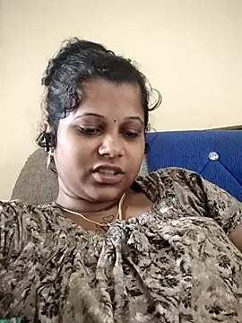 Snapshot of sweetqueen143 chatting on 10-16-25, 05:19 sweetqueen143 online show from 10-16-25, 05:19