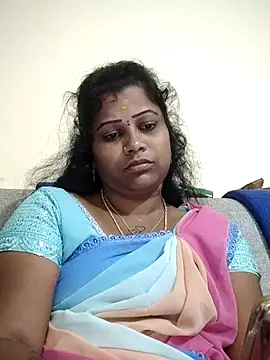 Snapshot of sweetqueen143 chatting on 10-16-25, 05:25 sweetqueen143 online show from 10-16-25, 05:25