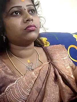 Snapshot of sweetqueen143 chatting on 10-21-25, 02:18 sweetqueen143 online show from 10-21-25, 02:18