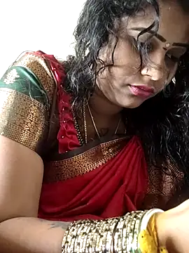 Snapshot of sweetqueen143 chatting on 10-23-25, 04:01 sweetqueen143 online show from 10-23-25, 04:01