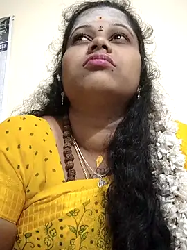 Snapshot of sweetqueen143 chatting on 10-23-25, 04:06 sweetqueen143 online show from 10-23-25, 04:06