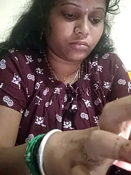 Snapshot of sweetqueen143 chatting on 11-05-25, 03:56 sweetqueen143 online show from 11-05-25, 03:56