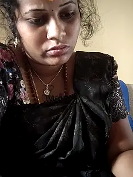 Snapshot of sweetqueen143 chatting on 11-11-25, 04:23 sweetqueen143 online show from 11-11-25, 04:23