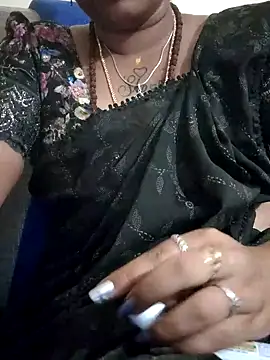 Snapshot of sweetqueen143 chatting on 11-11-25, 04:40 sweetqueen143 online show from 11-11-25, 04:40