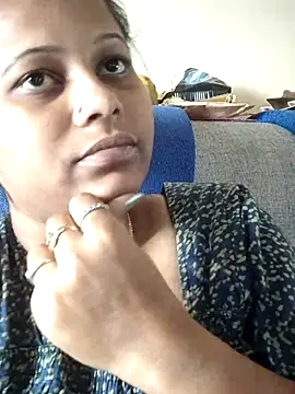 Snapshot of sweetqueen143 chatting on 01-07-26, 05:43 sweetqueen143 online show from 01-07-26, 05:43