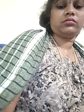 Snapshot of sweetqueen143 chatting on 01-07-26, 05:48 sweetqueen143 online show from 01-07-26, 05:48