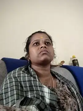 Snapshot of sweetqueen143 chatting on 01-08-26, 05:54 sweetqueen143 online show from 01-08-26, 05:54