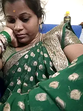 Snapshot of sweetqueen143 chatting on 01-09-26, 04:10 sweetqueen143 online show from 01-09-26, 04:10