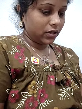 Snapshot of sweetqueen143 chatting on 02-06-26, 05:56 sweetqueen143 online show from 02-06-26, 05:56