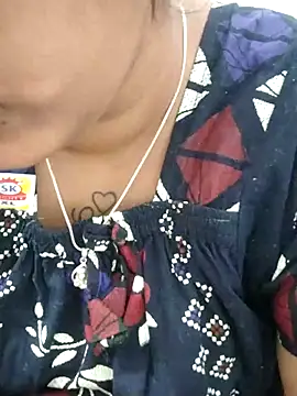 Snapshot of sweetqueen143 chatting on 02-12-26, 06:08 sweetqueen143 online show from 02-12-26, 06:08