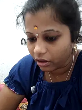 Snapshot of sweetqueen143 chatting on 02-14-26, 10:45 sweetqueen143 online show from 02-14-26, 10:45