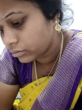 Snapshot of sweetqueen143 chatting on 02-18-26, 08:32 sweetqueen143 online show from 02-18-26, 08:32