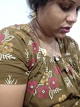 Snapshot of sweetqueen143 chatting on 02-23-26, 07:11 sweetqueen143 online show from 02-23-26, 07:11