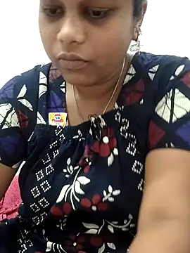 Snapshot of sweetqueen143 chatting on 03-02-26, 07:15 sweetqueen143 online show from 03-02-26, 07:15