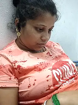 Snapshot of sweetqueen143 chatting on 03-11-26, 02:56 sweetqueen143 online show from 03-11-26, 02:56