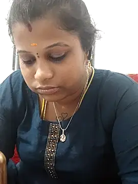 sweetqueen143 online show from 04-13-26, 10:54