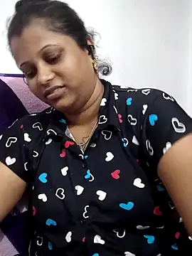 sweetqueen143 online show from 05-17-26, 06:55