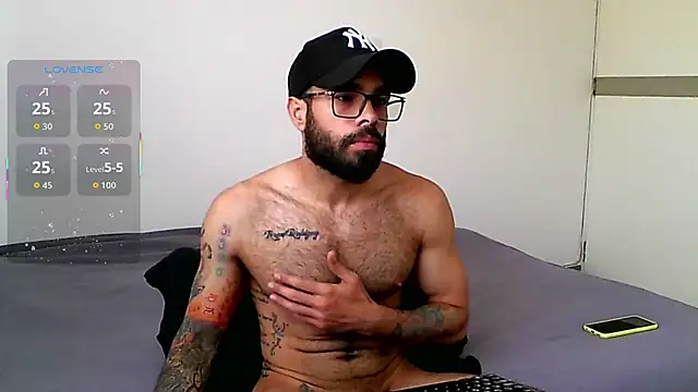 Snapshot of htrebor87 chatting on 10-23-25, 05:55 htrebor87 online show from 10-23-25, 05:55