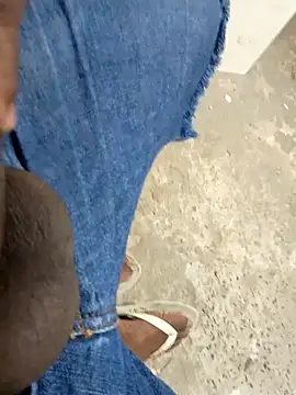 Snapshot of preto3561 chatting on 09-29-25, 08:13 preto3561 online show from 09-29-25, 08:13