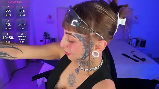 Gyal 8  online show from 02-24-26, 04:43