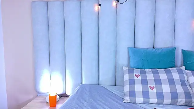 MyApril   online show from 10-04-25, 11:52