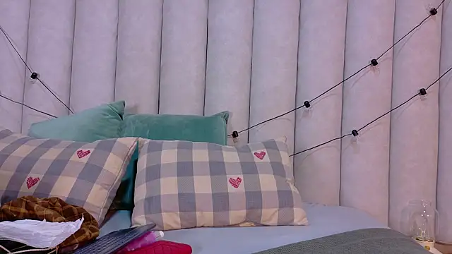 MyApril   online show from 04-13-26, 12:21