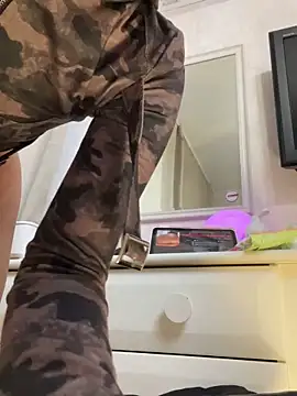 Lissa kis online show from 10-30-25, 05:02