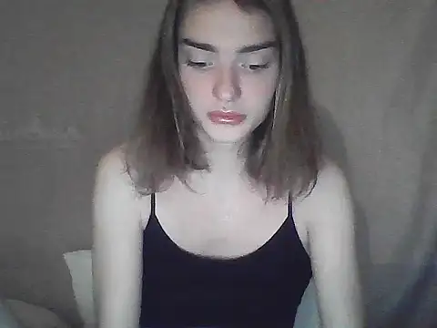 Snapshot of Luna_Samosienko chatting on 11-28-25, 02:03 Luna Samosienko online show from 11-28-25, 02:03