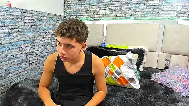 Julian wolf18 online show from 09-25-25, 03:05