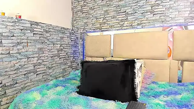 Julian wolf18 online show from 10-24-25, 03:19