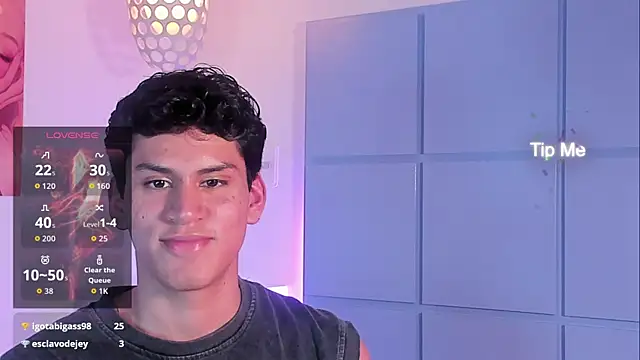 Snapshot of NicoGreys chatting on 10-02-25, 06:31 NicoGreys online show from 10-02-25, 06:31