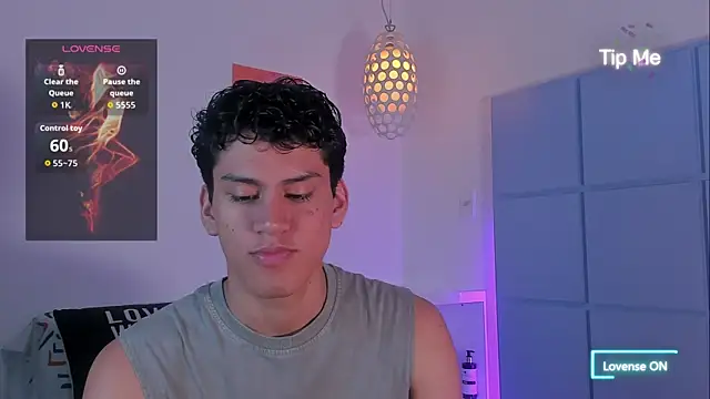 Snapshot of NicoGreys chatting on 10-06-25, 02:31 NicoGreys online show from 10-06-25, 02:31