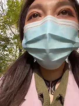 Snapshot of fioralba chatting on 10-26-25, 11:38 fioralba online show from 10-26-25, 11:38