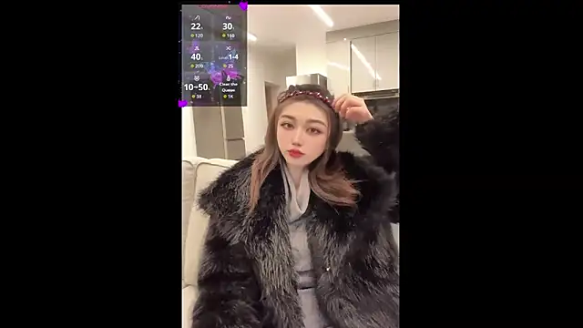 Snapshot of fioralba chatting on 12-21-25, 12:01 fioralba online show from 12-21-25, 12:01