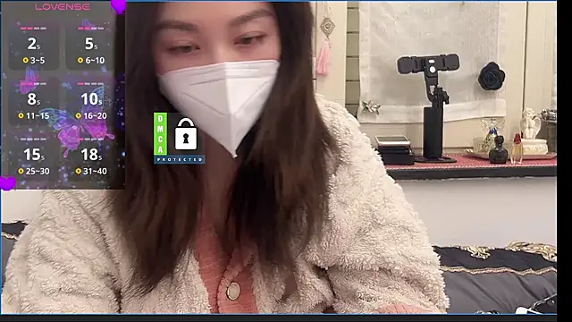 Snapshot of fioralba chatting on 01-31-26, 07:45 fioralba online show from 01-31-26, 07:45