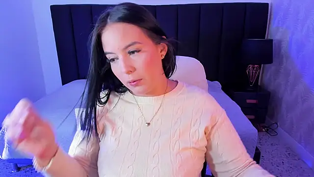 Snapshot of camiladuke7 chatting on 09-24-25, 07:39 camiladuke7 online show from 09-24-25, 07:39