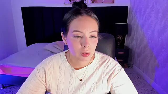 Snapshot of camiladuke7 chatting on 10-01-25, 07:42 camiladuke7 online show from 10-01-25, 07:42