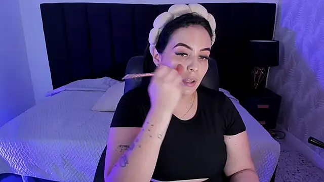 Snapshot of camiladuke7 chatting on 10-07-25, 07:33 camiladuke7 online show from 10-07-25, 07:33