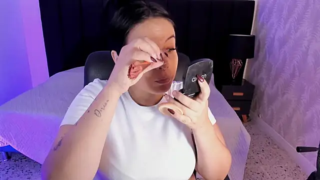 Snapshot of camiladuke7 chatting on 11-29-25, 07:39 camiladuke7 online show from 11-29-25, 07:39