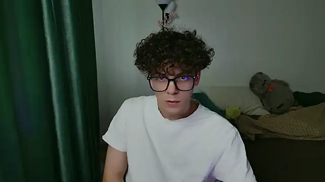 Snapshot of dreamgonetan chatting on 09-24-25, 03:04 dreamgonetan online show from 09-24-25, 03:04