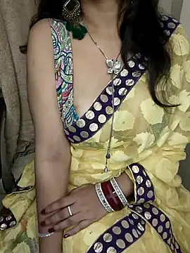 Hey Jully online show from 10-10-25, 05:06