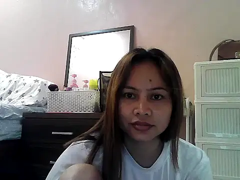 Snapshot of Amarrahlyn chatting on 05-10-26, 10:48 Amarrahlyn online show from 05-10-26, 10:48