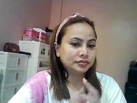 Snapshot of Amarrahlyn chatting on 05-18-26, 10:10 Amarrahlyn online show from 05-18-26, 10:10