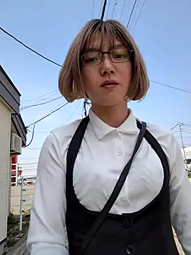 Snapshot of takusaki223 chatting on 05-16-26, 04:20 takusaki223 online show from 05-16-26, 04:20