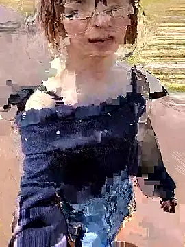 Snapshot of takusaki223 chatting on 06-05-26, 03:57 takusaki223 online show from 06-05-26, 03:57