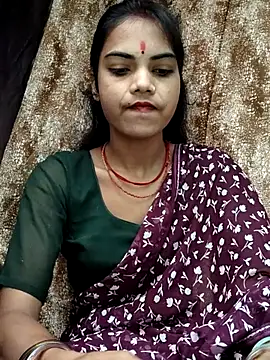 Snapshot of PRACHI-743 chatting on 10-13-25, 01:05 PRACHI-743 online show from 10-13-25, 01:05