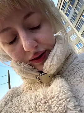 RonnieKiss online show from 10-17-25, 04:04